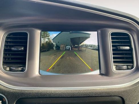 Used 2019 Dodge Charger SXT image 28