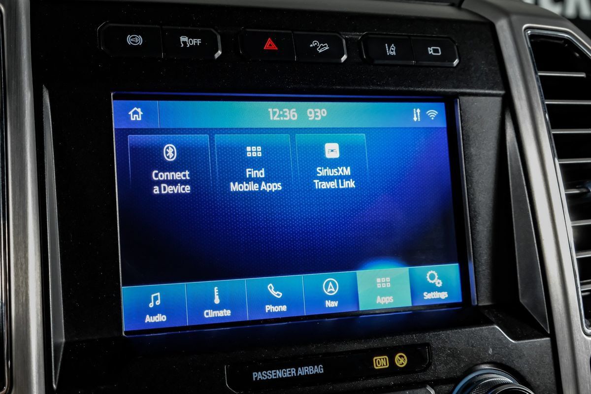 Used 2020 Ford F350 Platinum w/ FX4 Off-Road Package AWD/4WD image 28