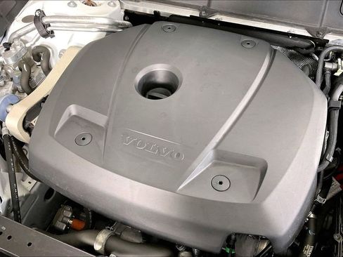 Used 2023 Volvo XC60 T8 Plus w/ Protection Package Premier image 32