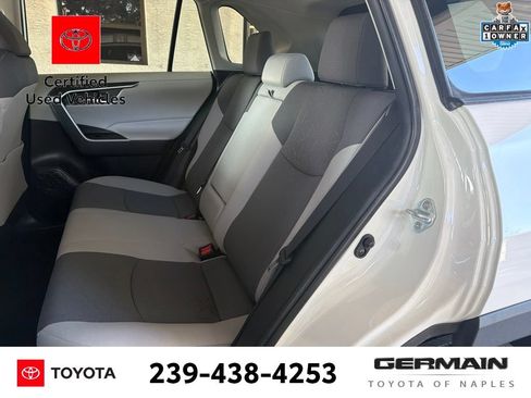 Used 2021 Toyota RAV4 XLE w/ Convenience Package FWD image 12
