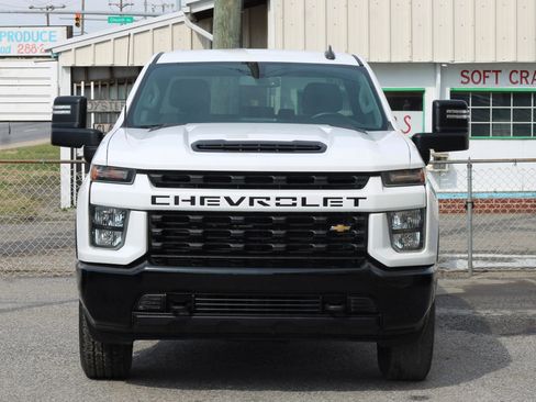 Used 2020 Chevrolet Silverado 2500 Custom w/ Custom Value Package image 2