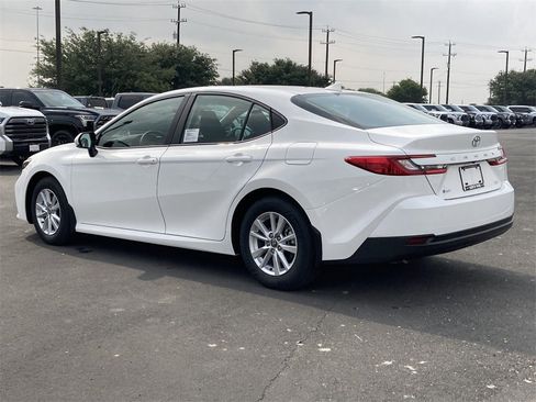 New 2026 Toyota Camry LE image 5