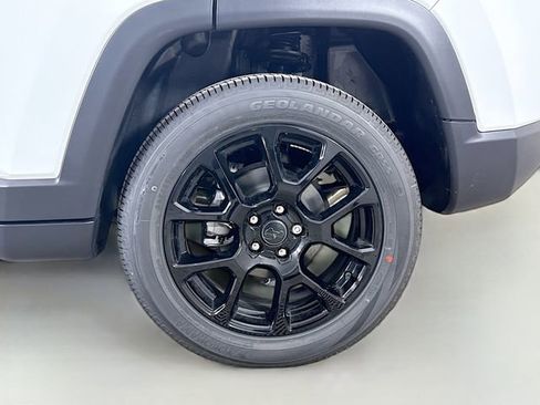 New 2026 Jeep Compass Latitude image 28