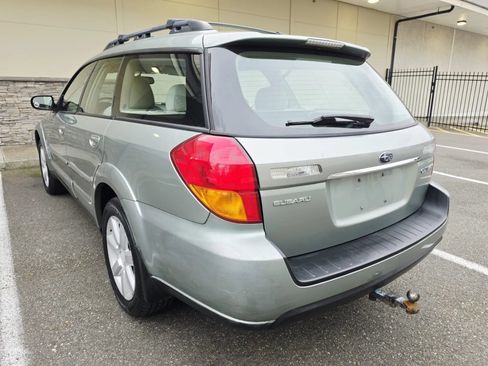 Used 2006 Subaru Outback 2.5i Special Edition w/ Popular Equipment Group 1D AWD/4WD image 3