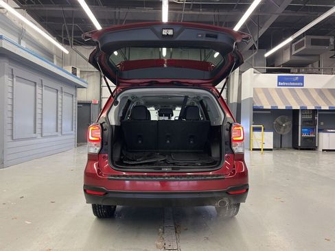 Used 2017 Subaru Forester 2.5i Touring image 9