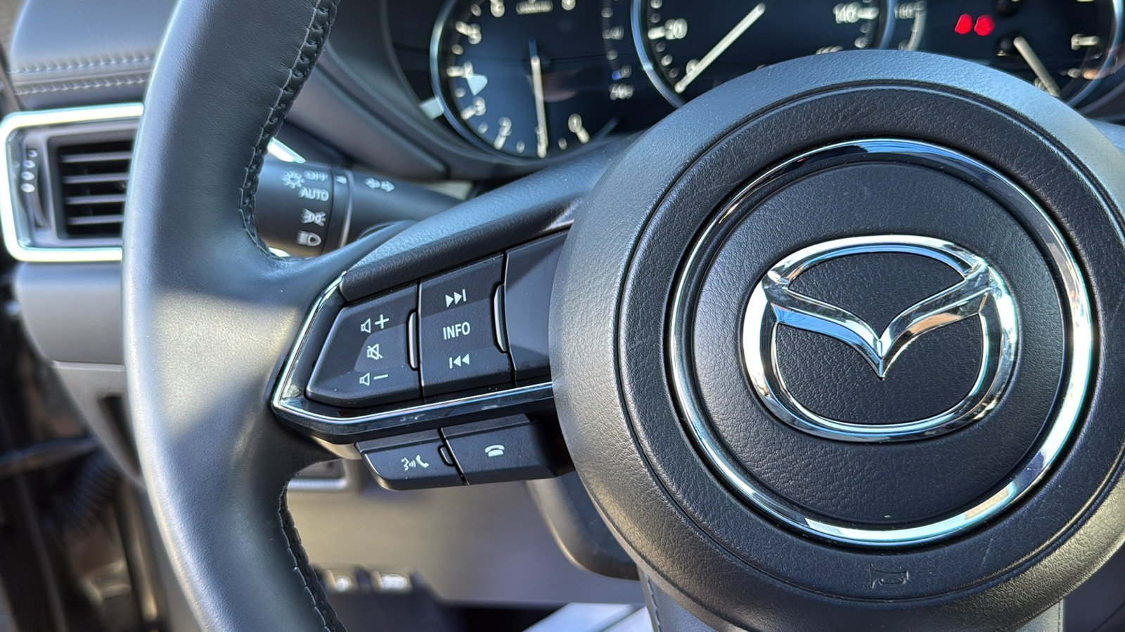 Certified 2025 MAZDA CX-5 Signature AWD/4WD image 12