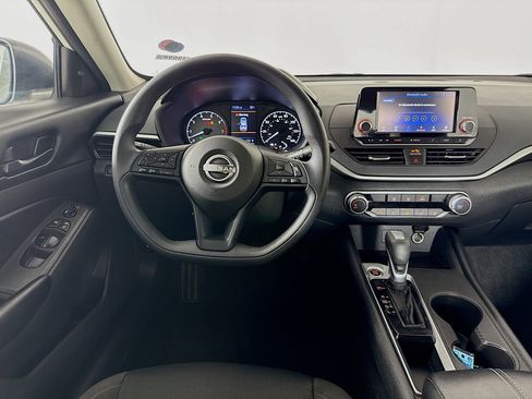 Used 2024 Nissan Altima 2.5 S FWD image 25