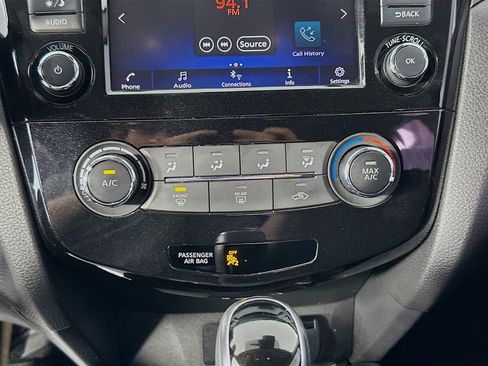 Used 2021 Nissan Rogue Sport S FWD image 15