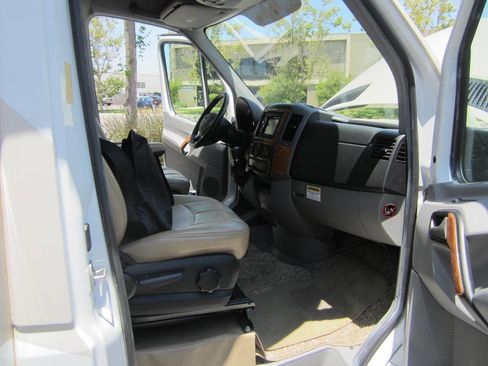 Used 2017 Mercedes-Benz Sprinter 3500 image 29