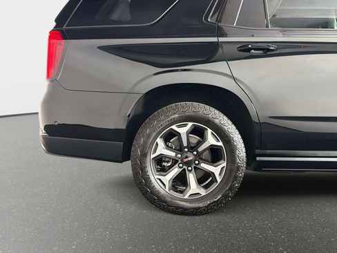 Used 2026 GMC Yukon AT4 Ultimate w/ LPO, Floor Liner Package AWD/4WD image 17