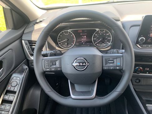 New 2026 Nissan Rogue SV FWD image 9