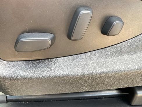 Used 2019 GMC Yukon SLT w/ Premium Edition AWD/4WD image 17