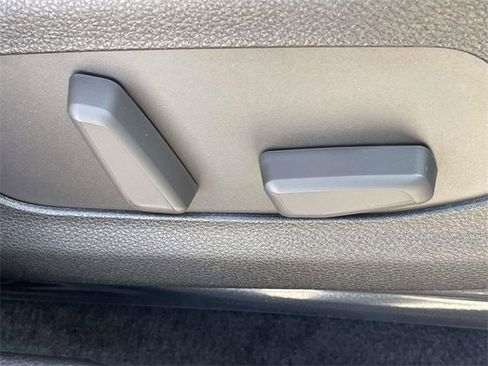 New 2026 Kia Carnival EX image 19