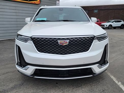 Used 2024 Cadillac XT6 Premium Luxury w/ Technology Package image 3