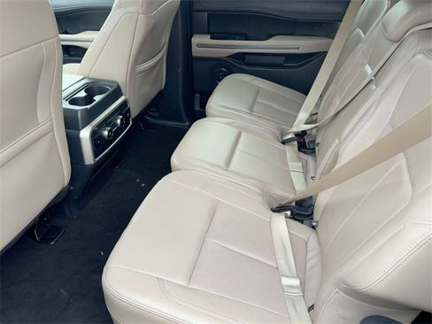 Used 2024 Ford Expedition Max XLT image 25