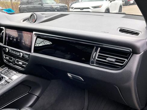 Used 2021 Porsche Macan S image 18