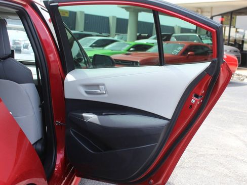 Used 2021 Toyota Corolla LE FWD image 10