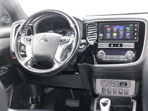 Used 2019 Mitsubishi Outlander SEL image 25