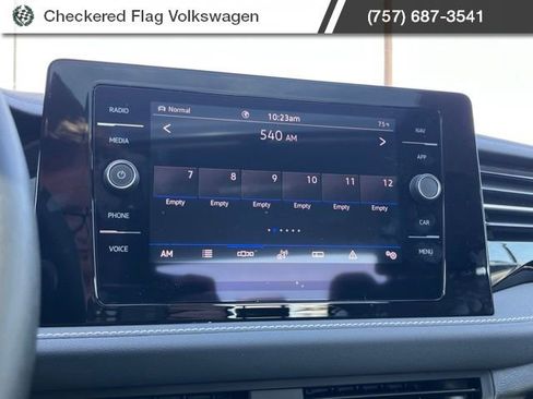 Used 2025 Volkswagen Jetta SEL FWD image 37