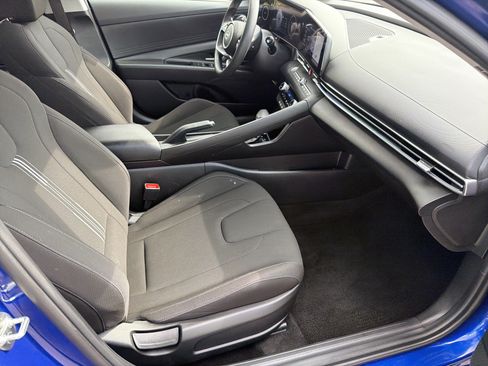 Used 2024 Hyundai Elantra SEL FWD image 25
