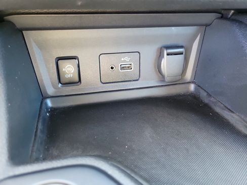 Used 2025 Nissan Sentra S image 27