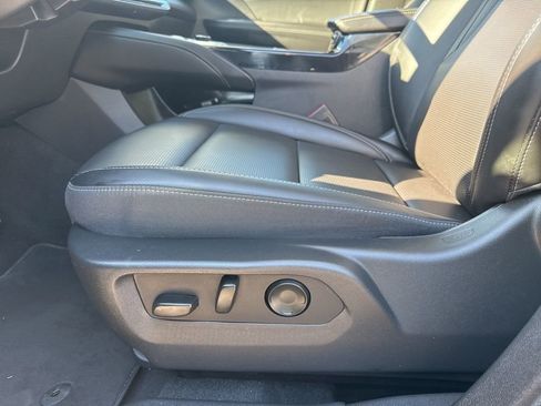 Used 2024 Buick Envision Preferred image 16