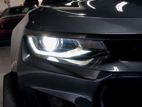 Used 2018 Chevrolet Camaro ZL1 image 78