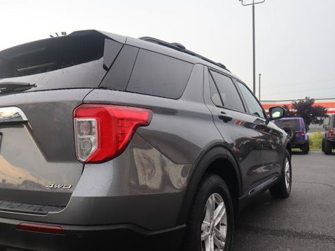 Used 2023 Ford Explorer XLT AWD/4WD image 27
