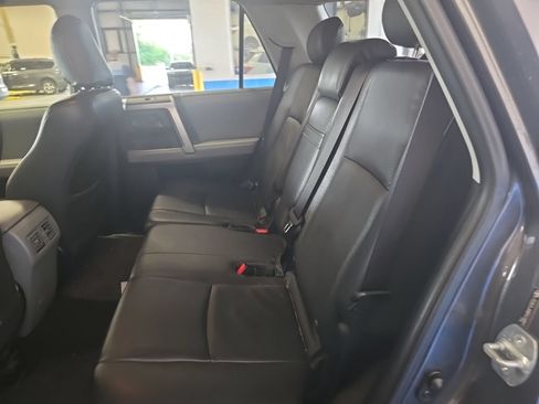 Used 2011 Toyota 4Runner SR5 w/ Convenience Pkg AWD/4WD image 7