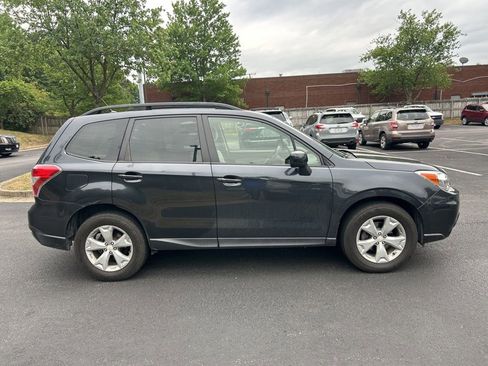 Used 2015 Subaru Forester 2.5i Premium AWD/4WD image 2