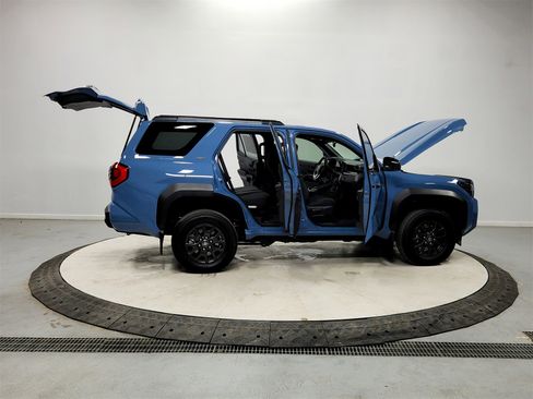 Used 2025 Toyota 4Runner SR5 image 16
