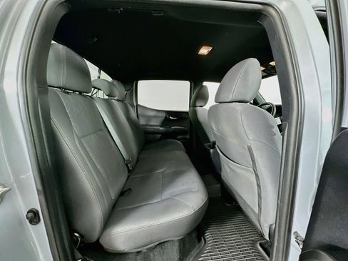 Used 2019 Toyota Tacoma TRD Off-Road w/ Technology Package AWD/4WD image 25