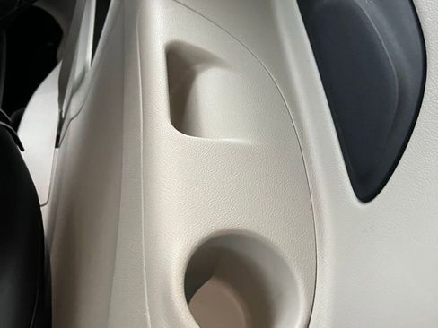 Used 2024 Chrysler Pacifica Touring-L image 20