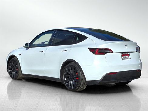 Used 2023 Tesla Model Y Long Range image 6