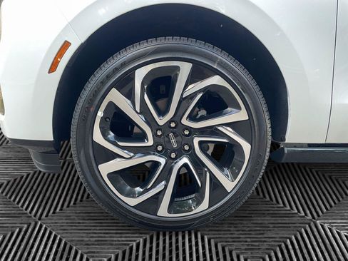 New 2026 Lincoln Navigator L Reserve AWD/4WD image 14