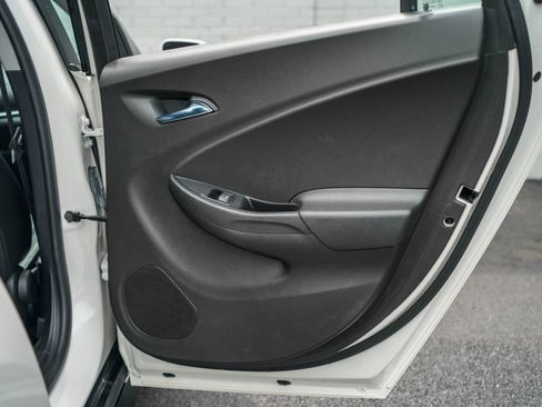 Used 2018 Chevrolet Volt Premier w/ Driver Confidence Package FWD image 30