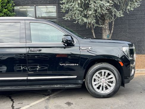 Used 2022 GMC Yukon XL SLT w/ SLT Luxury Package image 21
