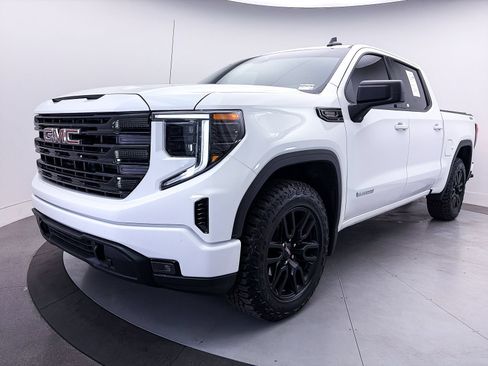 Used 2025 GMC Sierra 1500 Elevation w/ X31 Off-Road Package AWD/4WD image 13