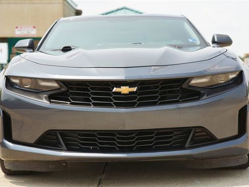 Used 2019 Chevrolet Camaro LT RWD image 9