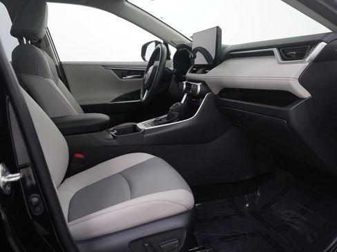 Used 2024 Toyota RAV4 Limited image 12