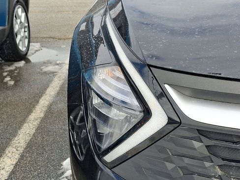 Used 2023 Kia Sportage LX image 19