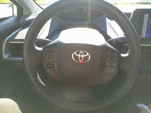 Used 2023 Toyota Prius LE image 19