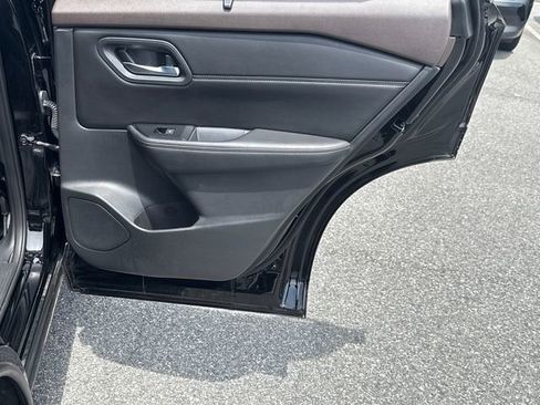 Used 2023 Nissan Rogue SV w/ SV Premium B Package FWD image 16
