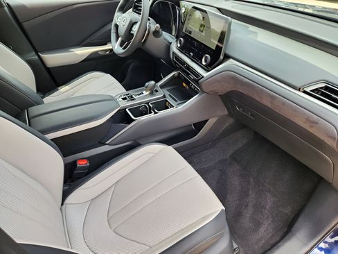 Used 2024 Lexus TX 500h AWD w/ Technology Package image 30