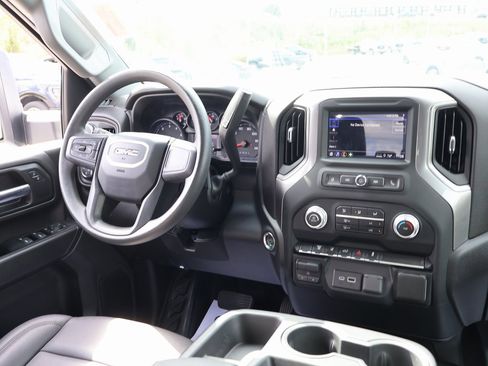 Used 2024 GMC Sierra 2500 Pro image 13