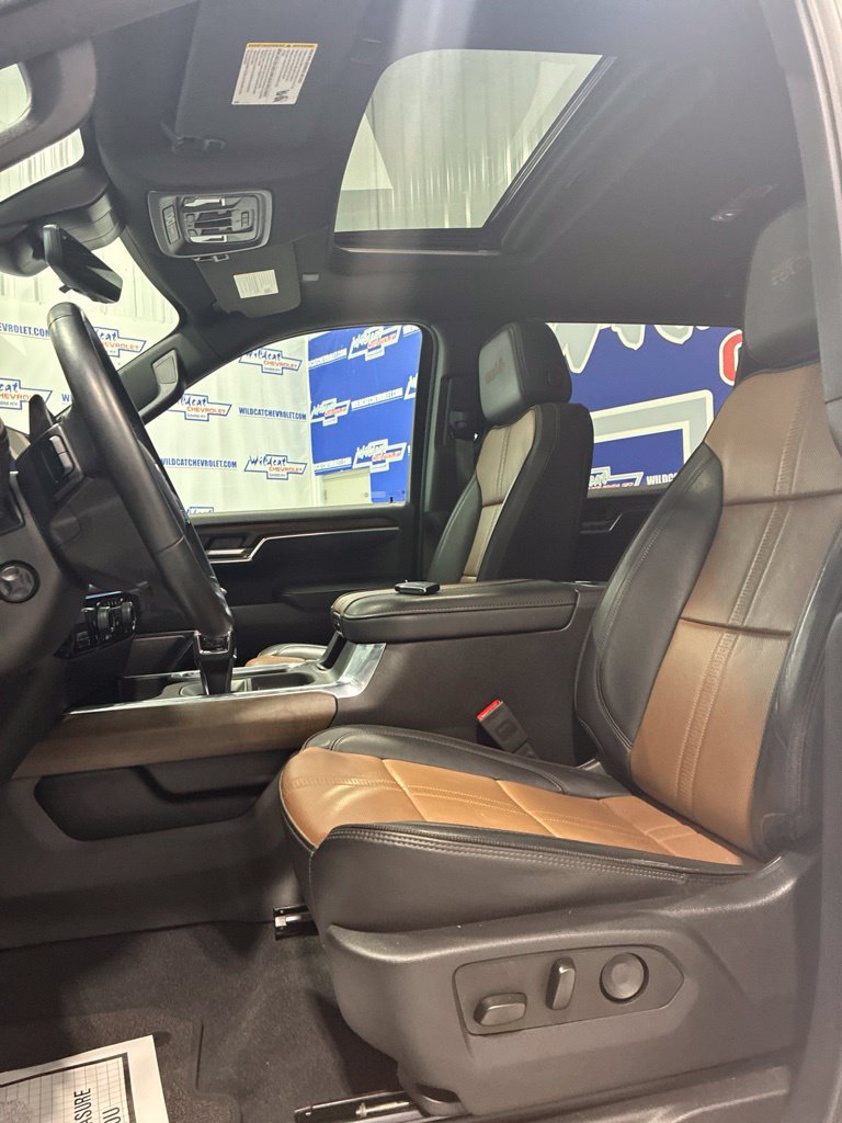 Used 2025 Chevrolet Silverado 1500 High Country w/ Technology Package AWD/4WD image 17