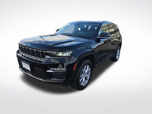 Used 2022 Jeep Grand Cherokee Limited image 3