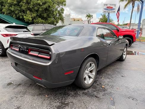 Used 2022 Dodge Challenger SXT RWD image 6