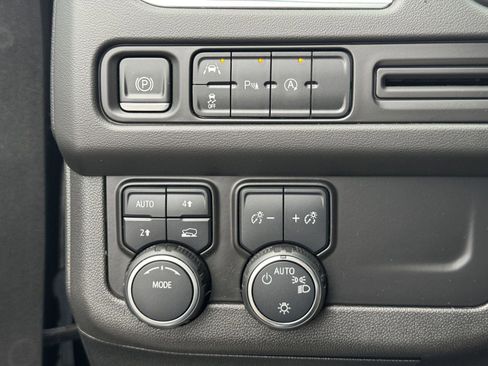 Used 2023 Chevrolet Suburban RST image 21