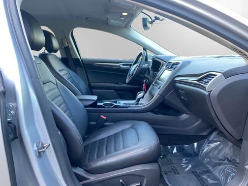 Used 2013 Ford Fusion Energi SE FWD image 28